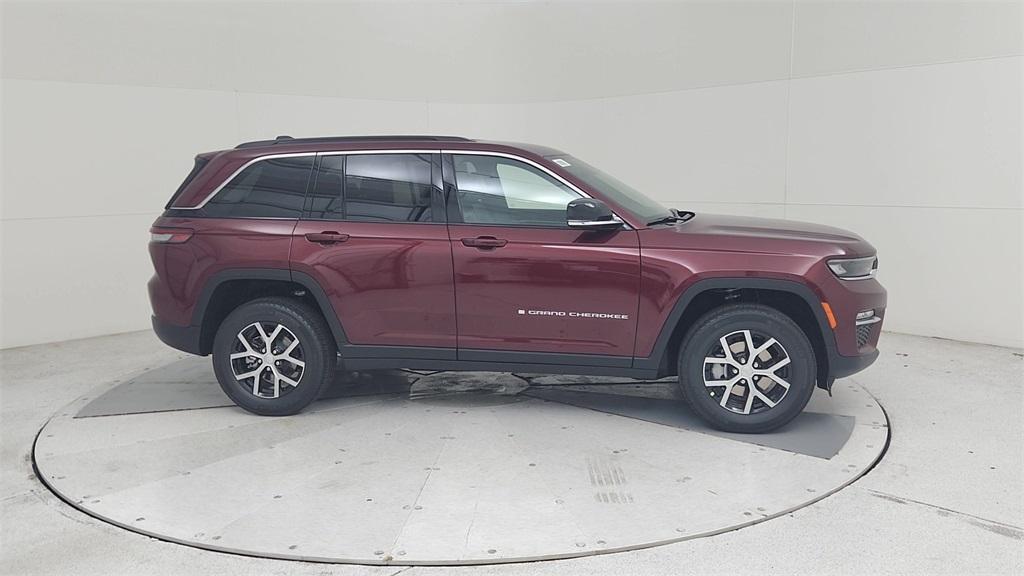 new 2025 Jeep Grand Cherokee car, priced at $46,608