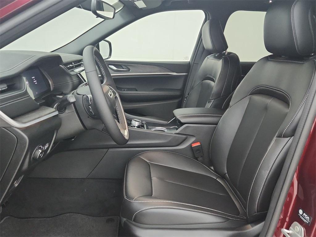 new 2025 Jeep Grand Cherokee car, priced at $46,608