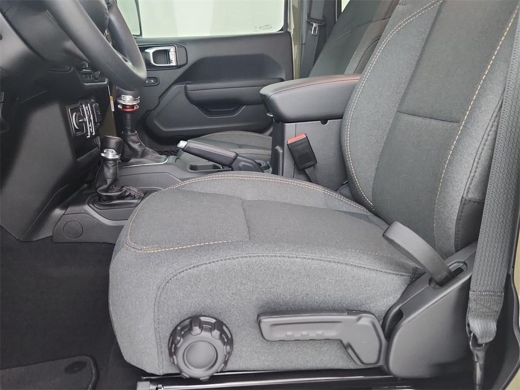 new 2025 Jeep Wrangler car, priced at $37,966