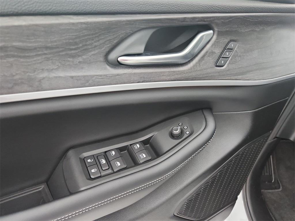 new 2025 Jeep Grand Cherokee L car, priced at $44,338