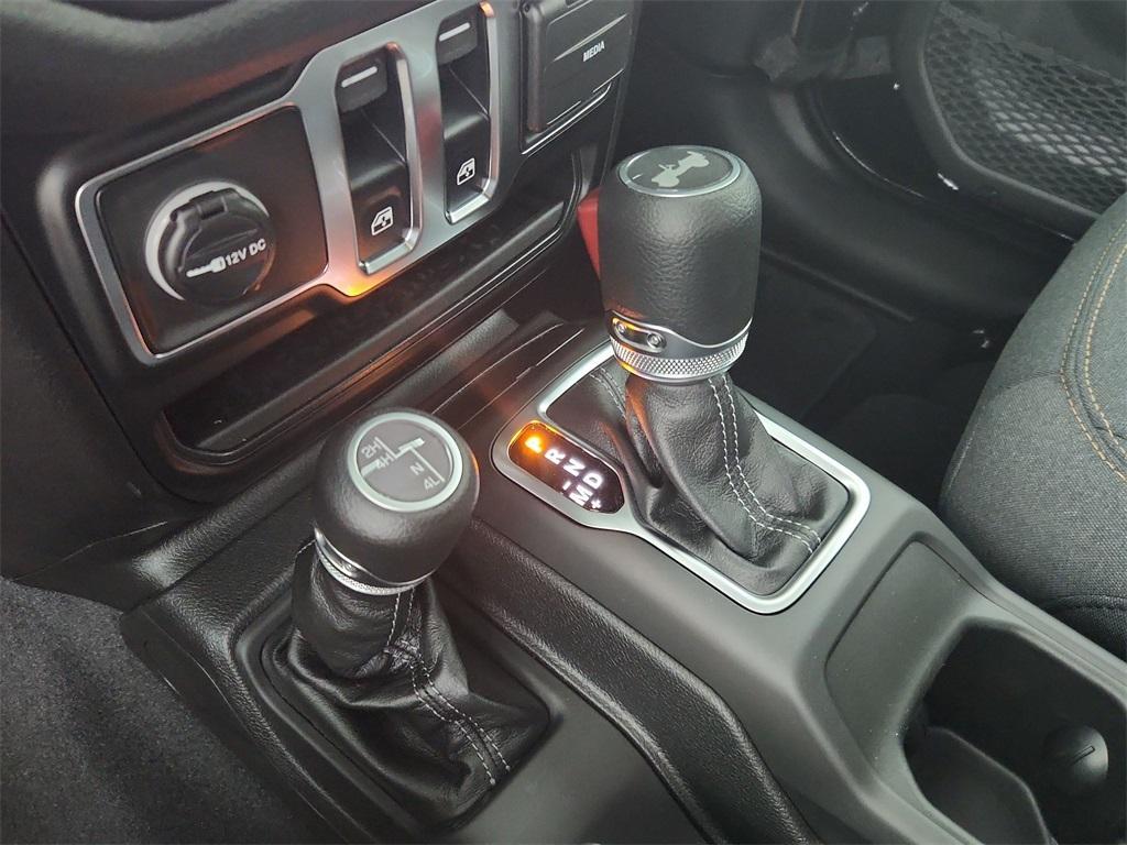 new 2025 Jeep Wrangler car