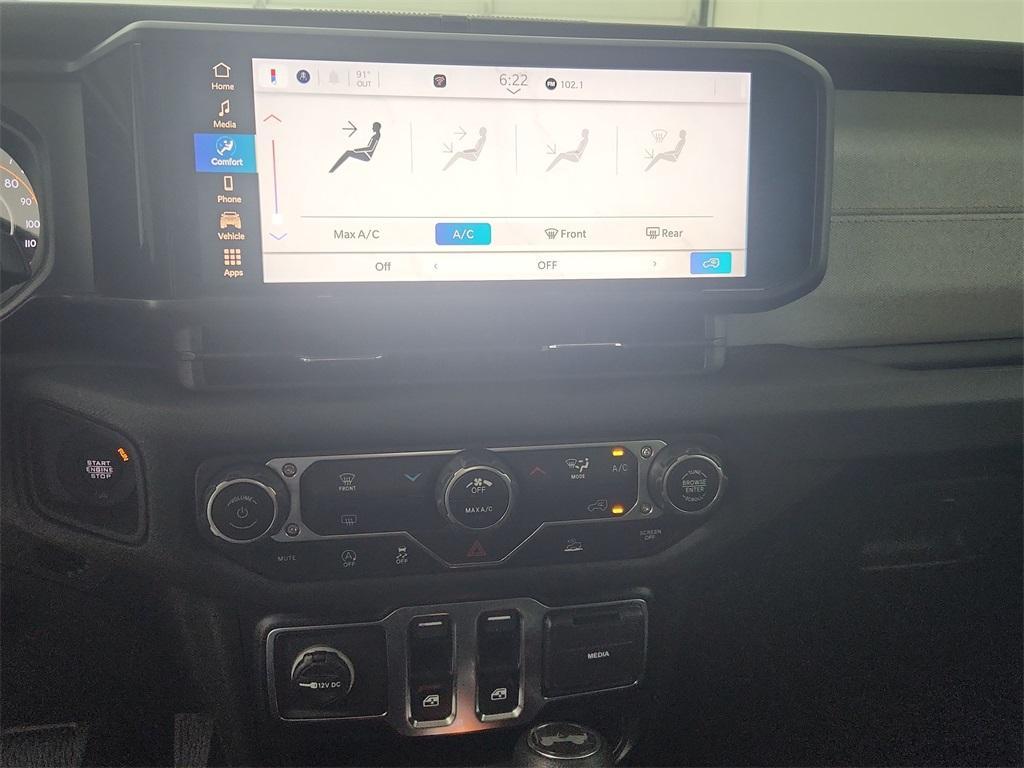 new 2025 Jeep Wrangler car