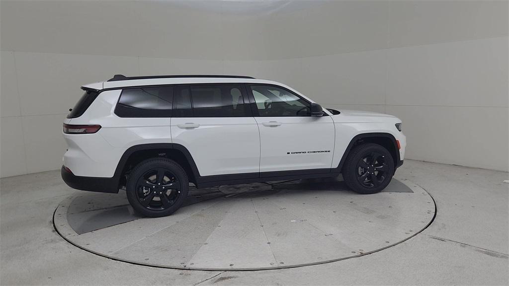 new 2025 Jeep Grand Cherokee L car, priced at $52,002