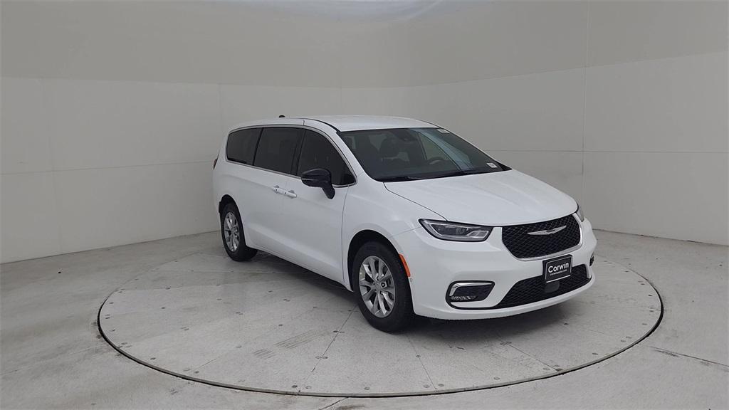 new 2025 Chrysler Pacifica car, priced at $44,453