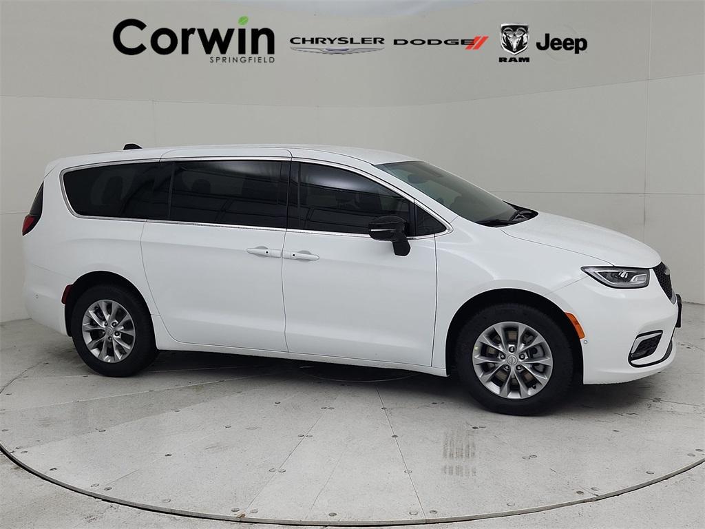 new 2025 Chrysler Pacifica car, priced at $44,453