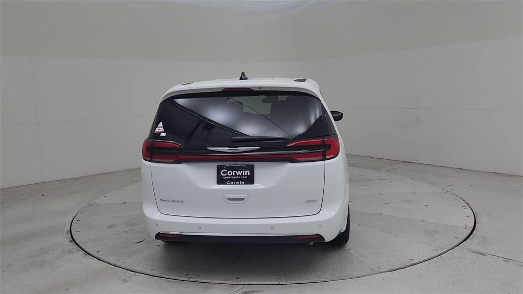 new 2025 Chrysler Pacifica car, priced at $44,453