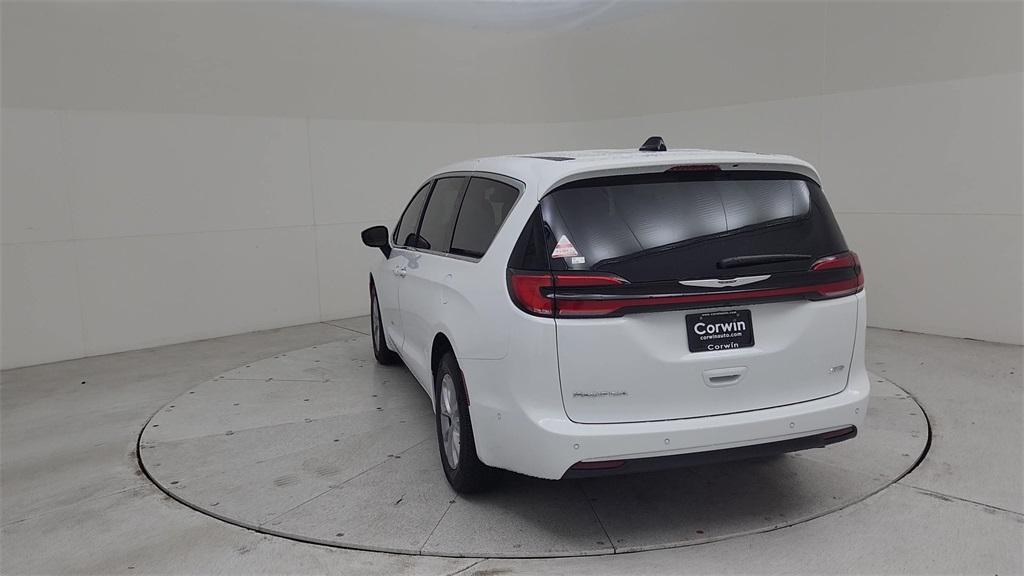 new 2025 Chrysler Pacifica car, priced at $44,453