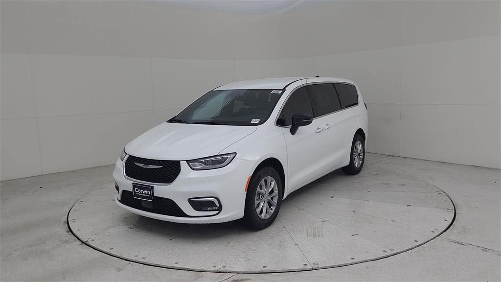new 2025 Chrysler Pacifica car, priced at $44,453