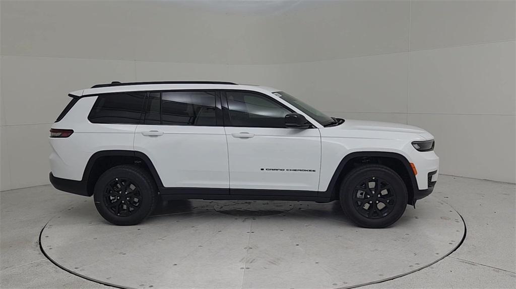 new 2024 Jeep Grand Cherokee L car, priced at $42,983