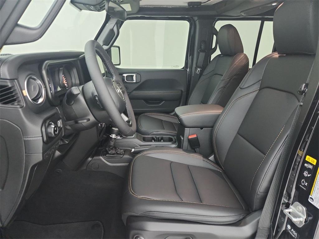 new 2025 Jeep Gladiator car, priced at $45,395
