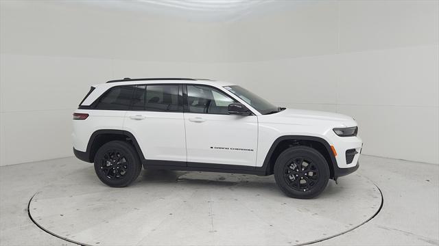 new 2024 Jeep Grand Cherokee car, priced at $41,323