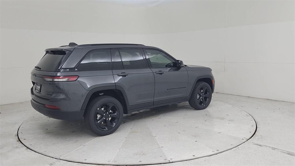 new 2025 Jeep Grand Cherokee car, priced at $49,672