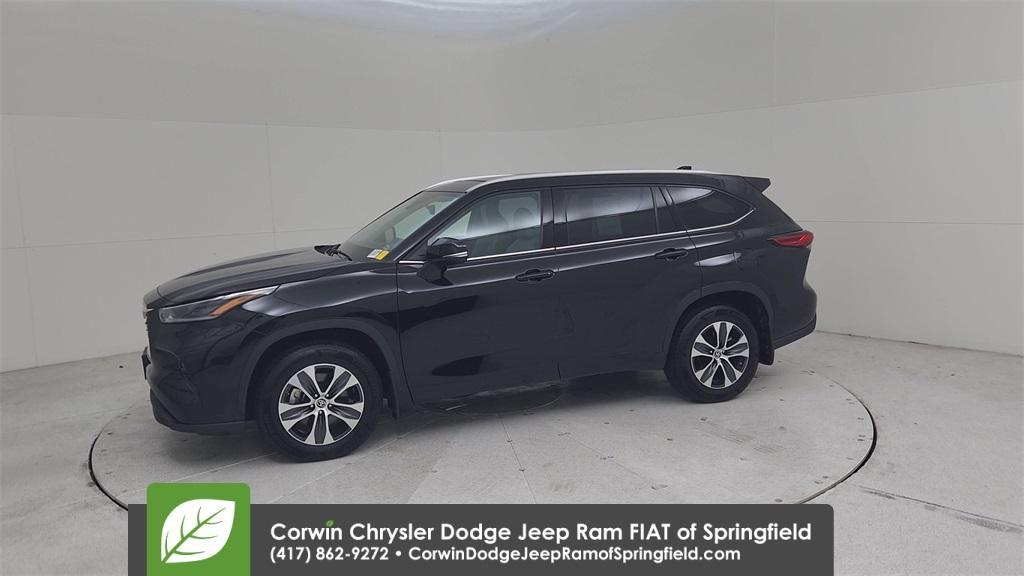 used 2021 Toyota Highlander car, priced at $34,883