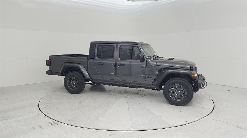 new 2024 Jeep Gladiator car, priced at $43,428