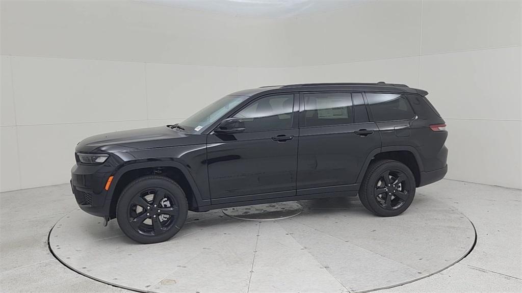 new 2024 Jeep Grand Cherokee L car, priced at $45,895