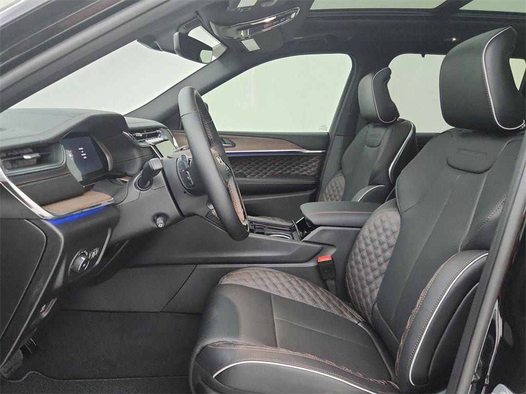 new 2025 Jeep Grand Cherokee car, priced at $57,534