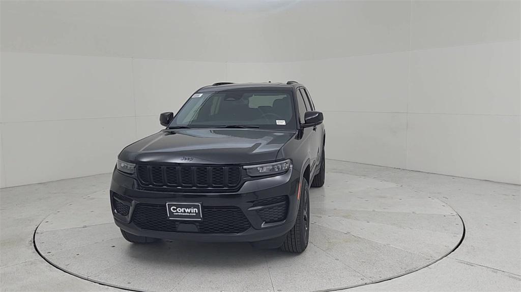 new 2024 Jeep Grand Cherokee car, priced at $42,955