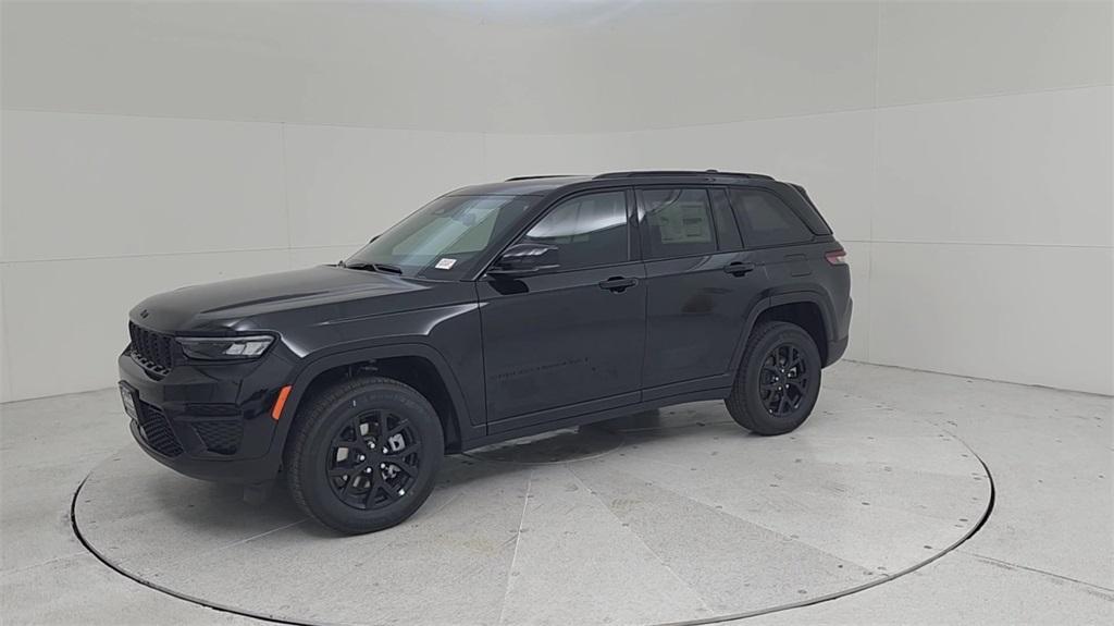 new 2024 Jeep Grand Cherokee car, priced at $42,955