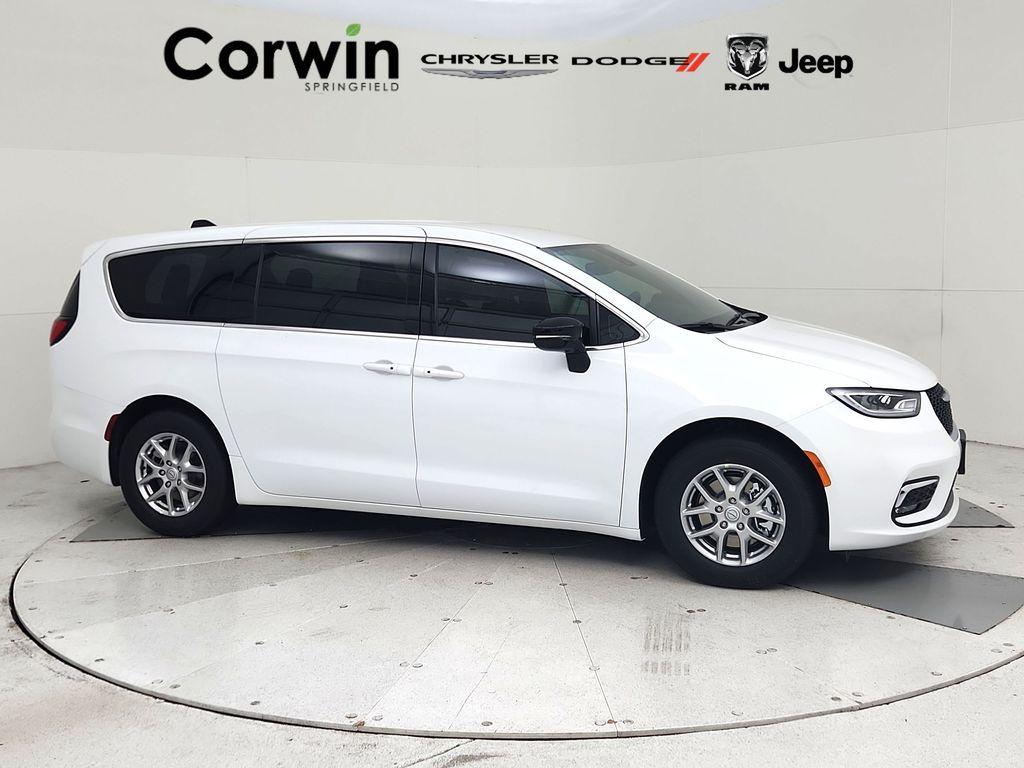 new 2026 Chrysler Pacifica car, priced at $41,972
