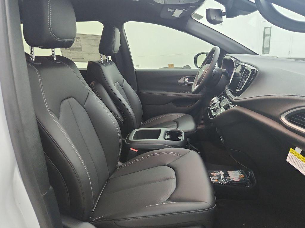 new 2026 Chrysler Pacifica car, priced at $41,972