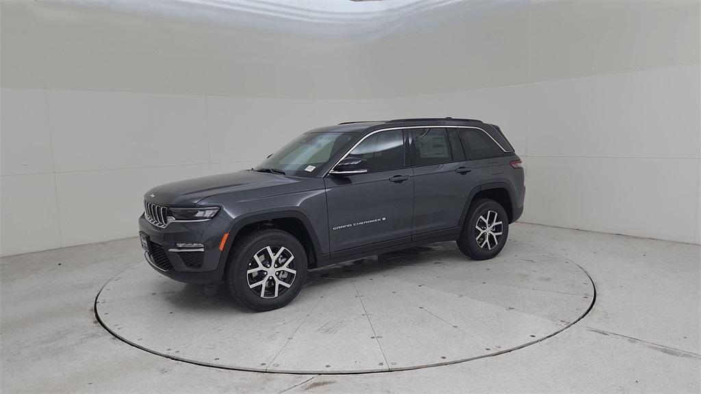 new 2025 Jeep Grand Cherokee car, priced at $43,323