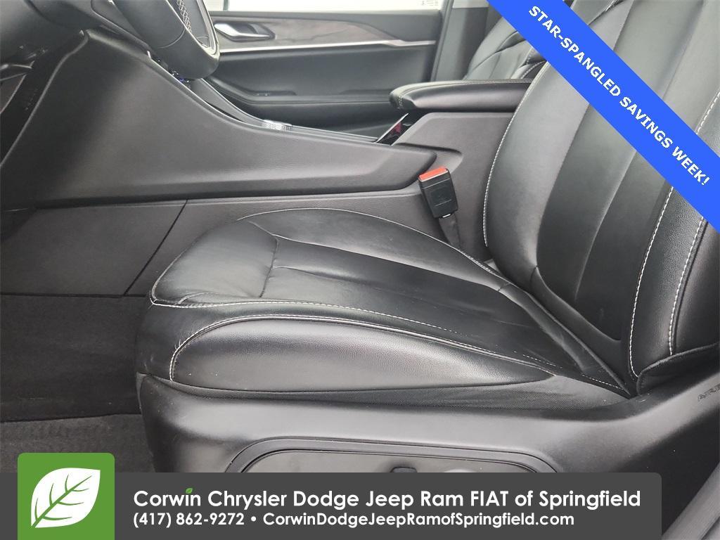 used 2022 Jeep Grand Cherokee car, priced at $31,844