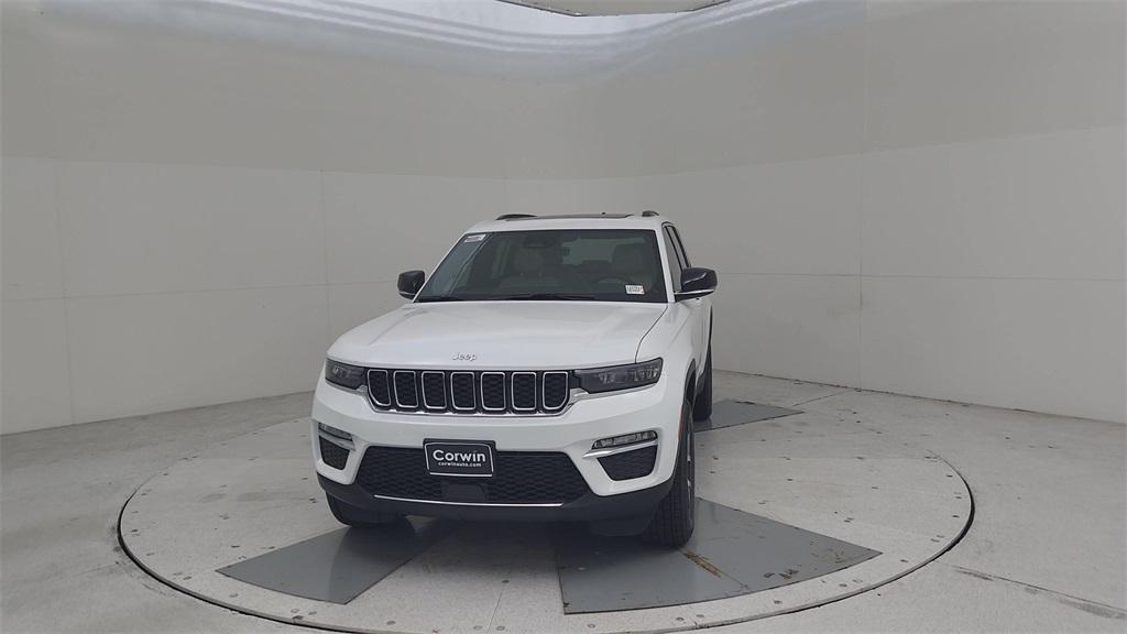 new 2025 Jeep Grand Cherokee car, priced at $46,439