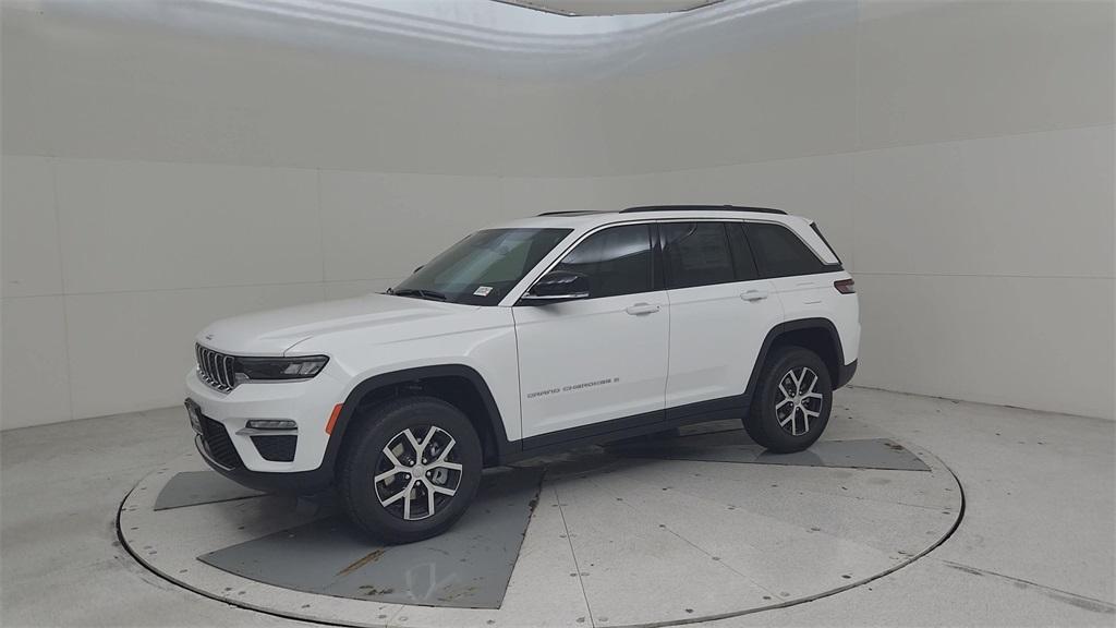 new 2025 Jeep Grand Cherokee car, priced at $46,439