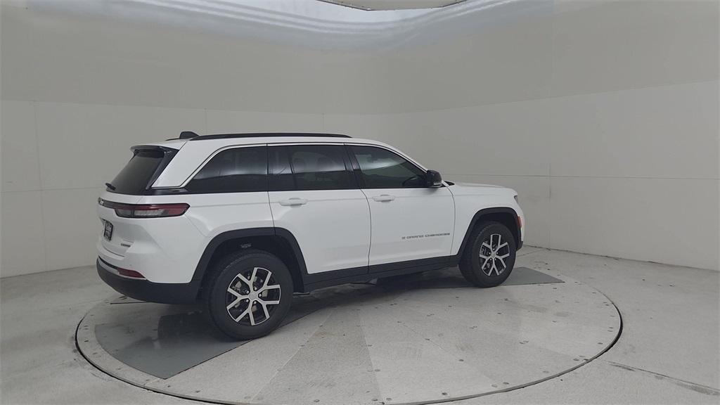 new 2025 Jeep Grand Cherokee car, priced at $46,439