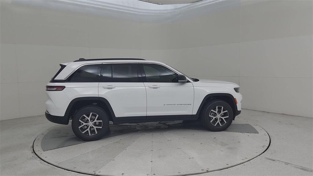 new 2025 Jeep Grand Cherokee car, priced at $46,439
