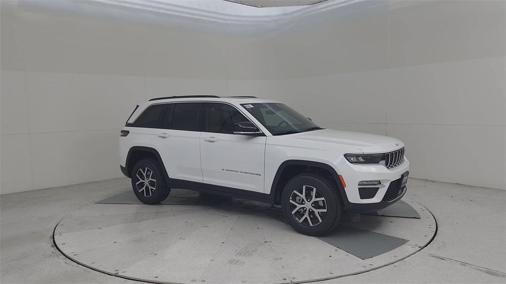 new 2025 Jeep Grand Cherokee car, priced at $46,439