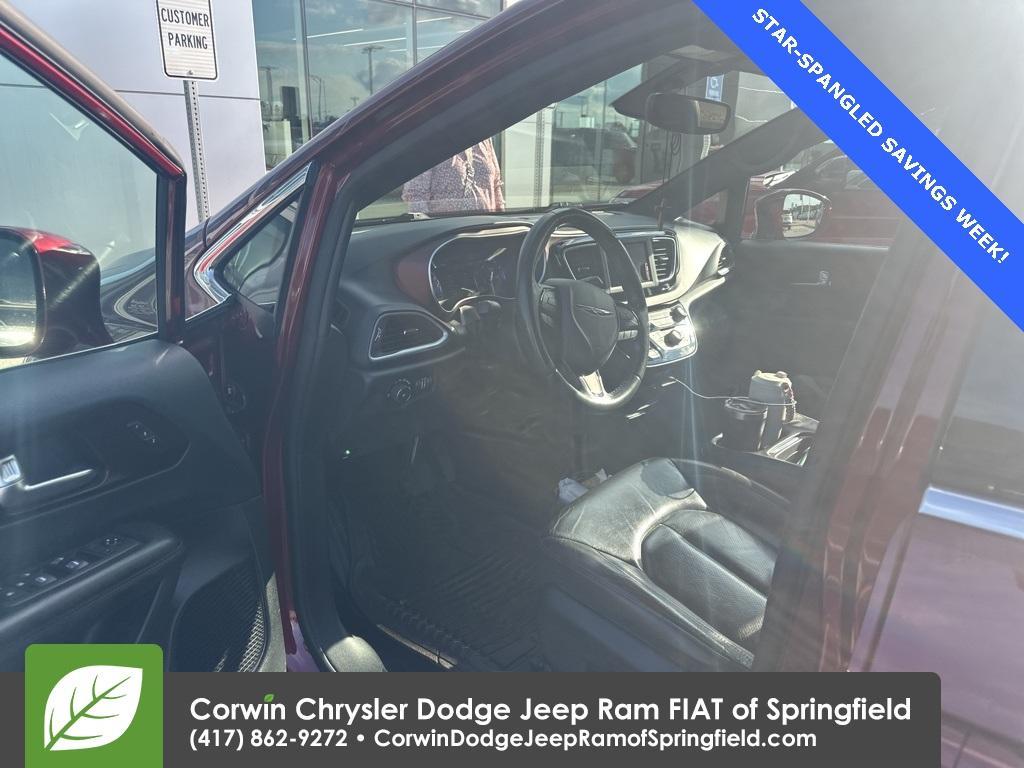 used 2020 Chrysler Pacifica car, priced at $18,995
