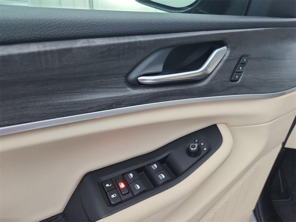 new 2025 Jeep Grand Cherokee L car, priced at $52,513