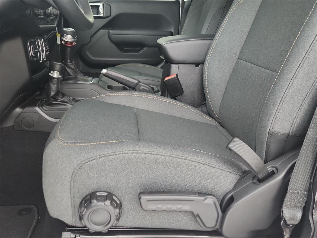 new 2025 Jeep Wrangler car, priced at $35,884