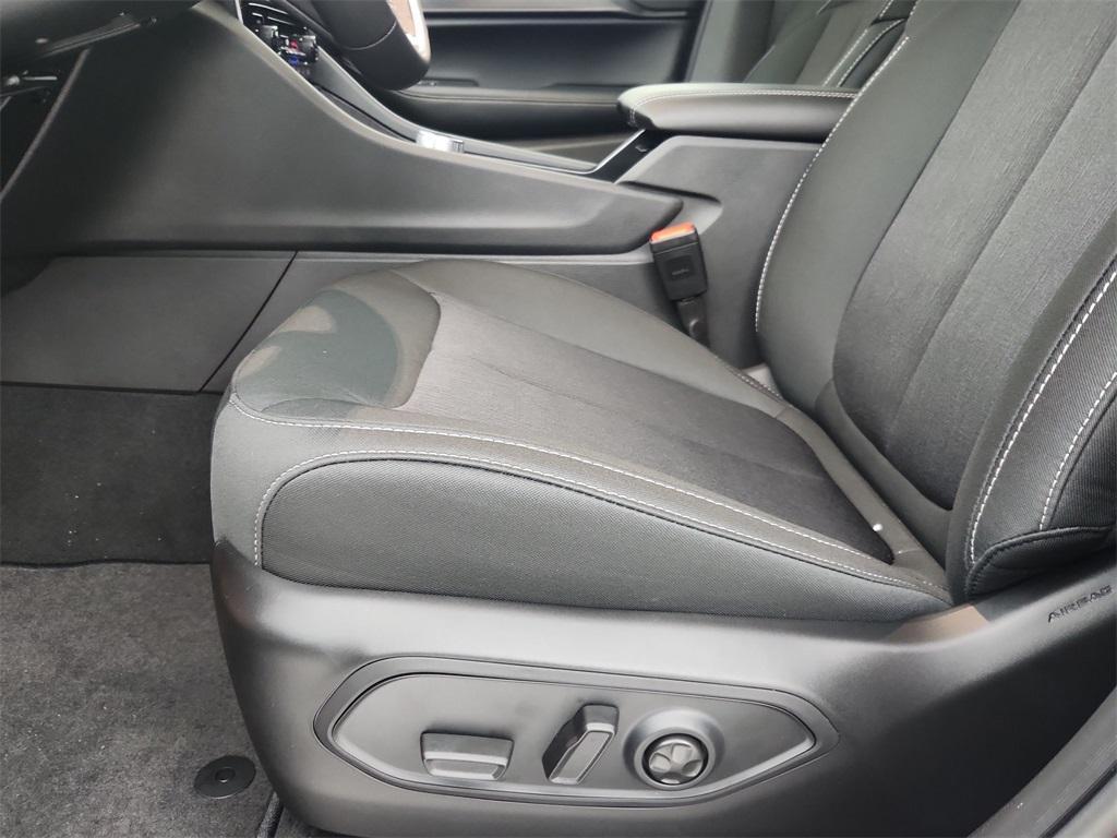 new 2025 Jeep Grand Cherokee L car, priced at $41,628