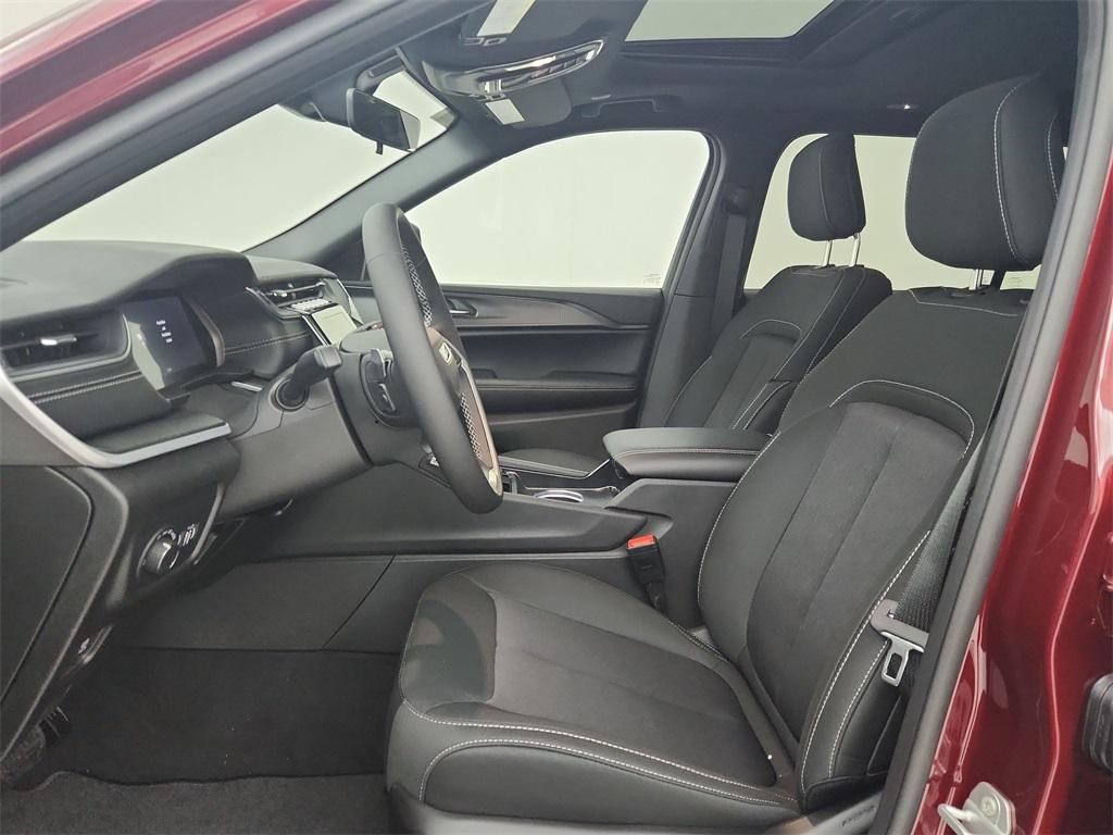 new 2025 Jeep Grand Cherokee L car, priced at $41,628