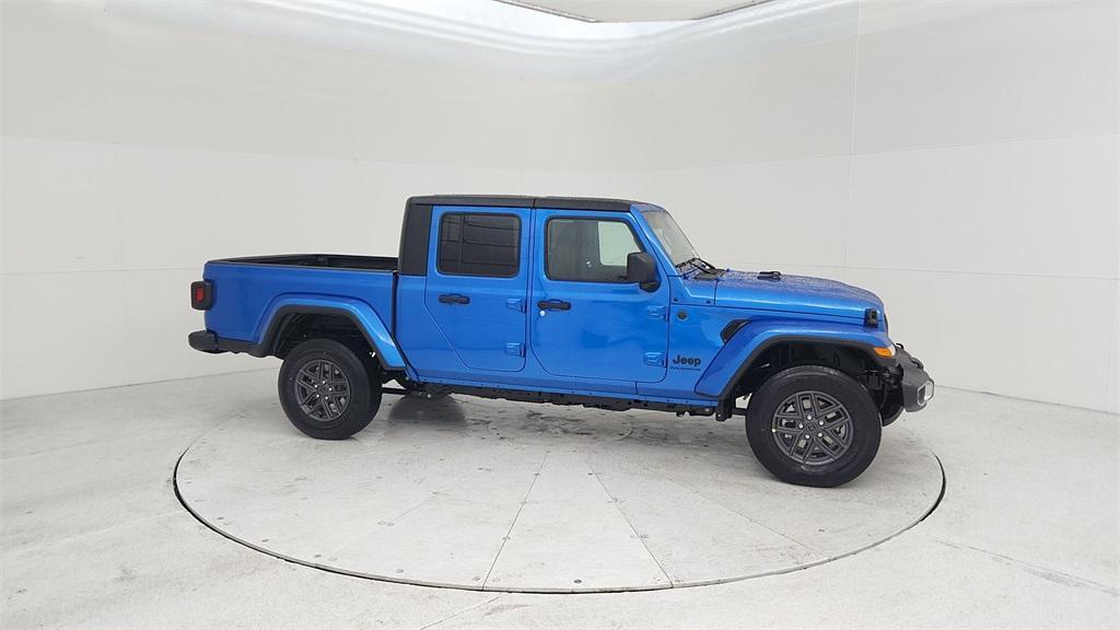 new 2024 Jeep Gladiator car, priced at $42,222