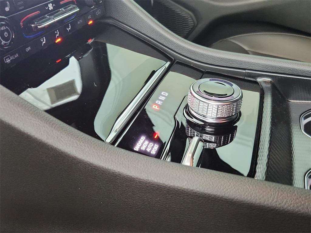 new 2025 Jeep Grand Cherokee L car, priced at $45,074