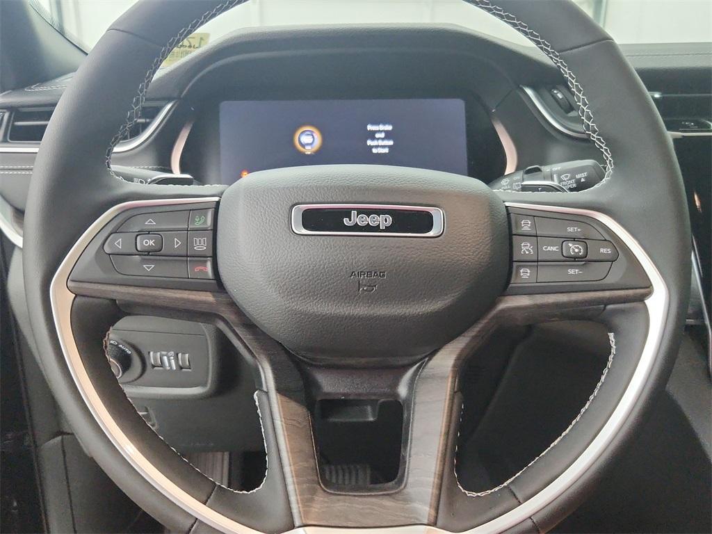 new 2025 Jeep Grand Cherokee L car, priced at $45,074