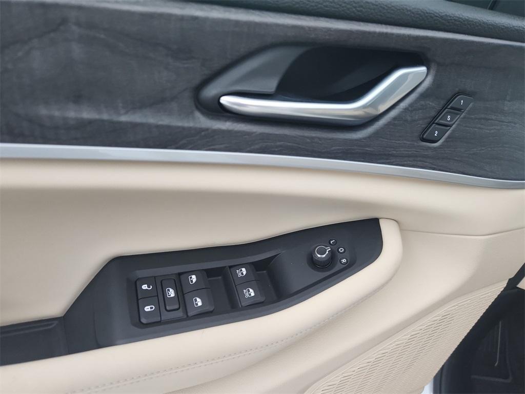 new 2025 Jeep Grand Cherokee L car, priced at $45,459