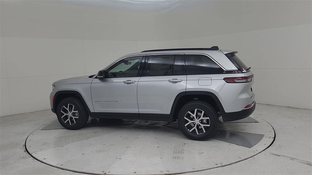 new 2025 Jeep Grand Cherokee car, priced at $43,487
