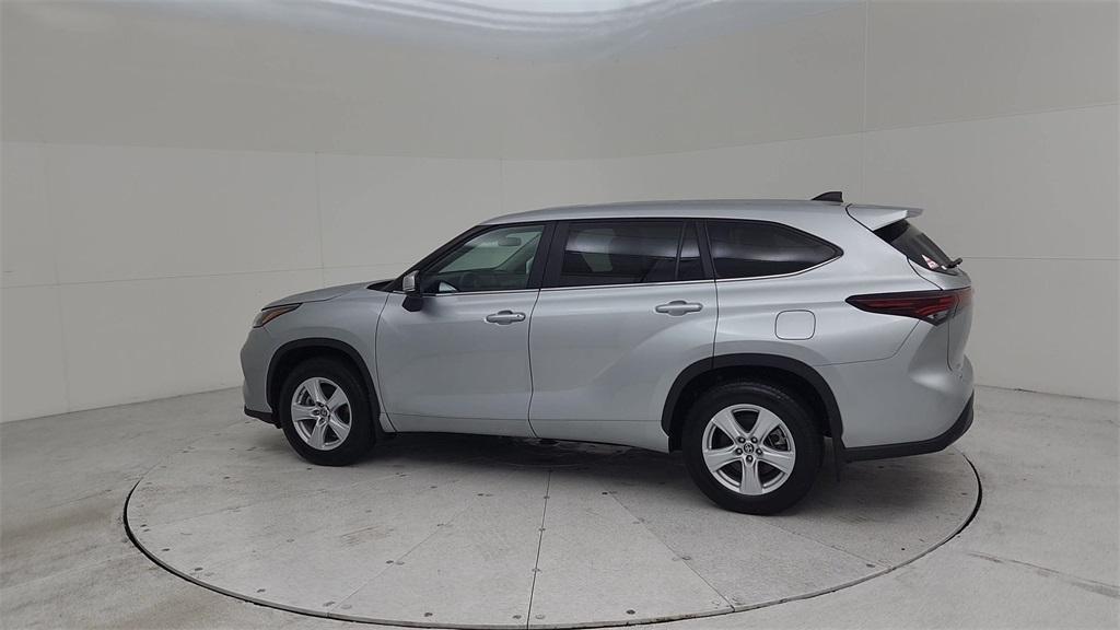 used 2024 Toyota Highlander car, priced at $33,345