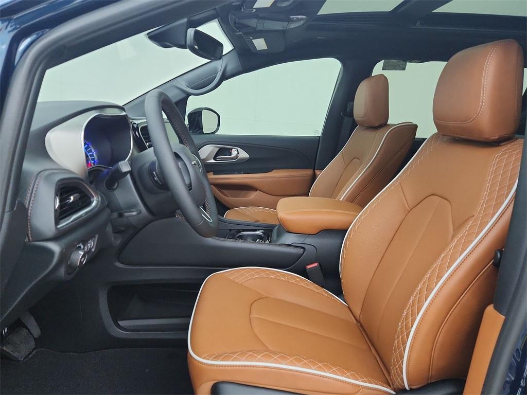 new 2025 Chrysler Pacifica Hybrid car, priced at $62,275