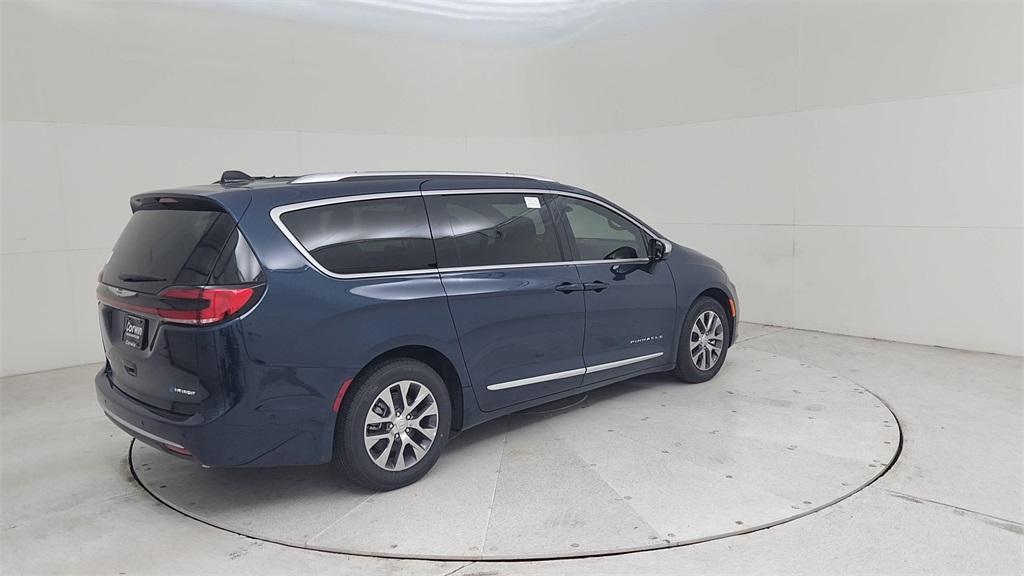 new 2025 Chrysler Pacifica Hybrid car, priced at $62,275