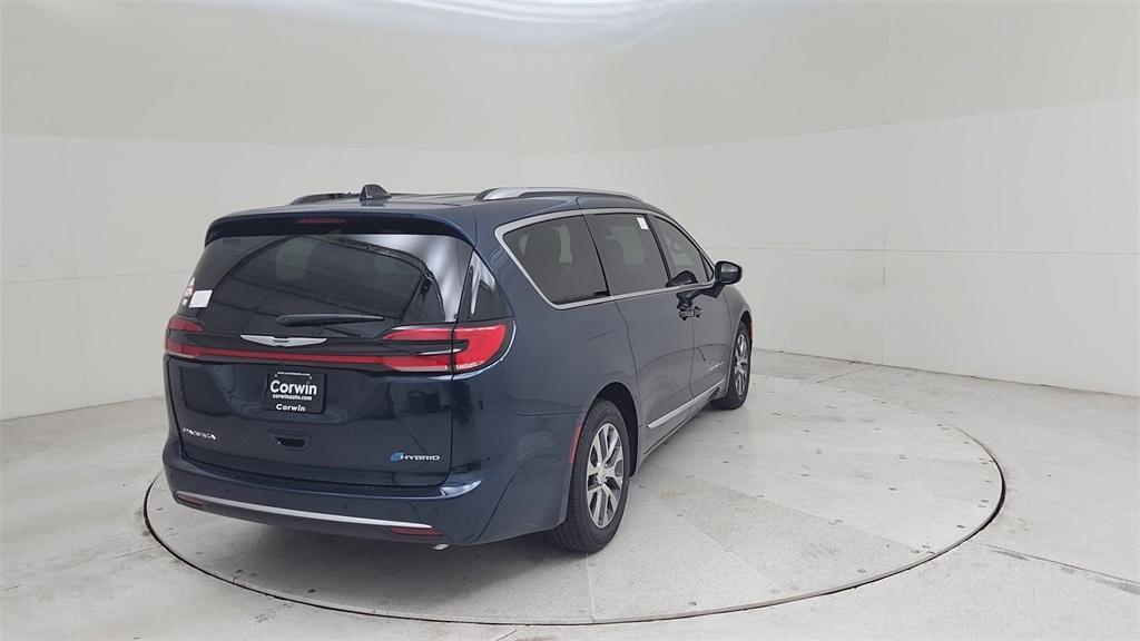 new 2025 Chrysler Pacifica Hybrid car, priced at $62,275