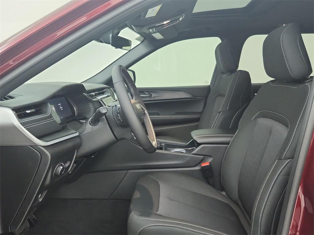 new 2025 Jeep Grand Cherokee L car, priced at $43,244