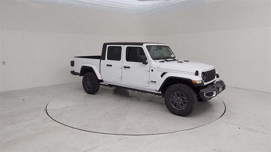 new 2024 Jeep Gladiator car, priced at $41,915