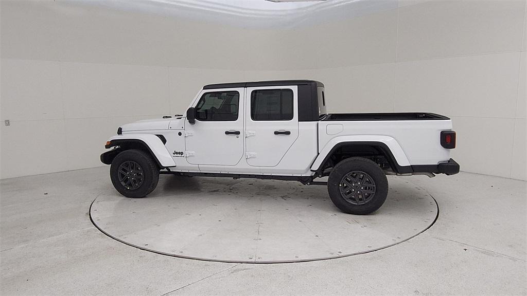 new 2024 Jeep Gladiator car, priced at $41,915