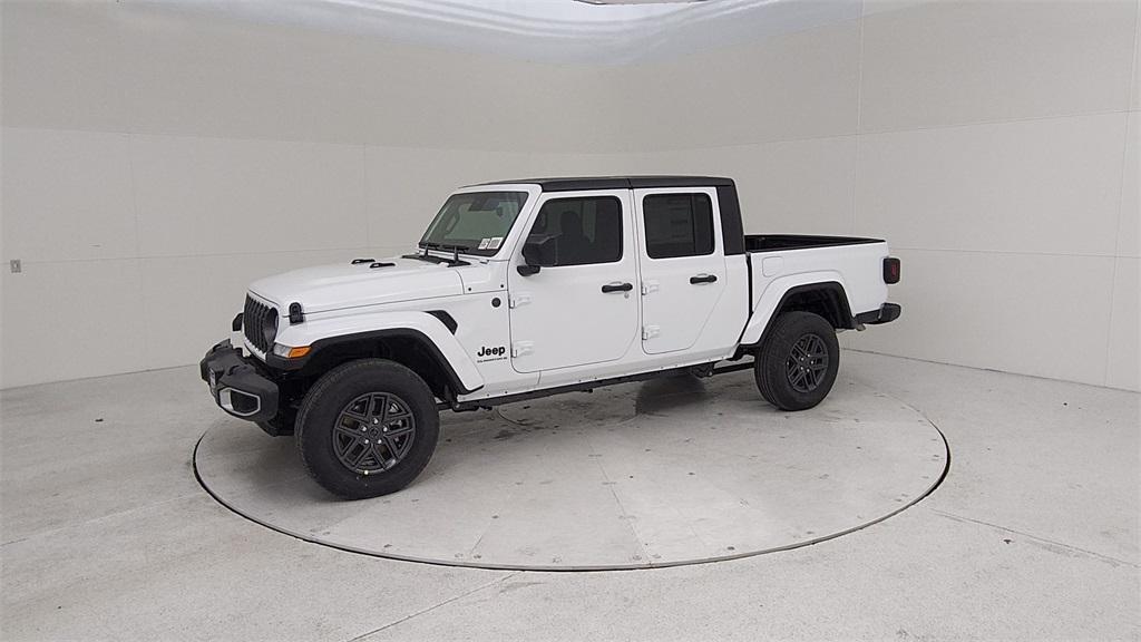 new 2024 Jeep Gladiator car, priced at $41,915