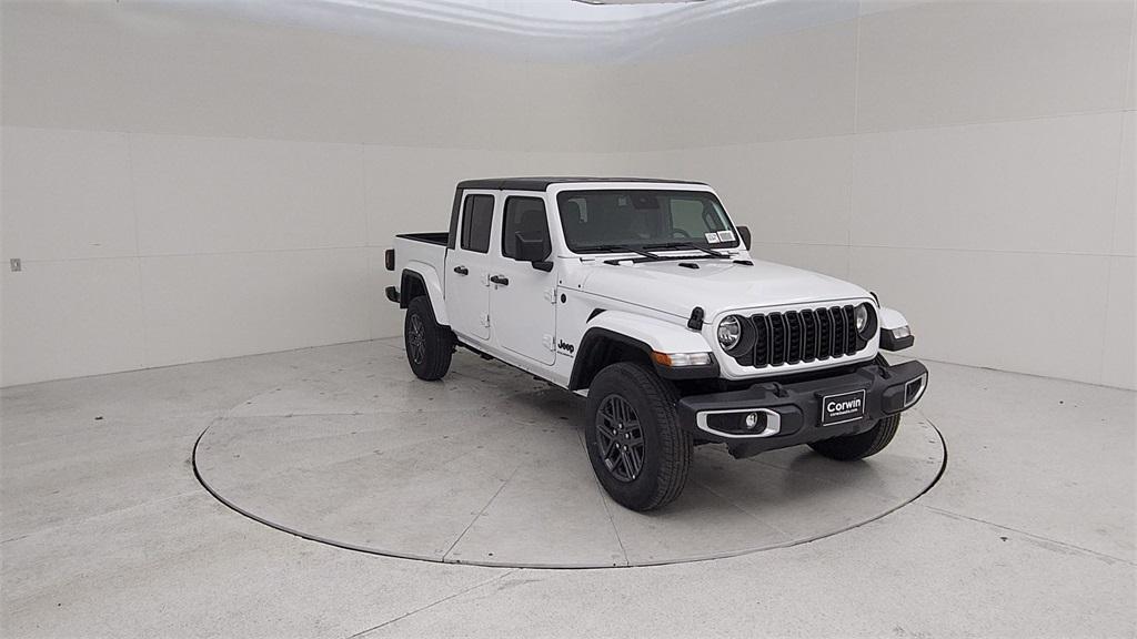 new 2024 Jeep Gladiator car, priced at $41,915